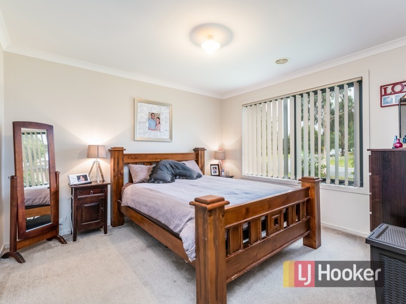 3 Chestnut Chase, Pakenham VIC 3810
