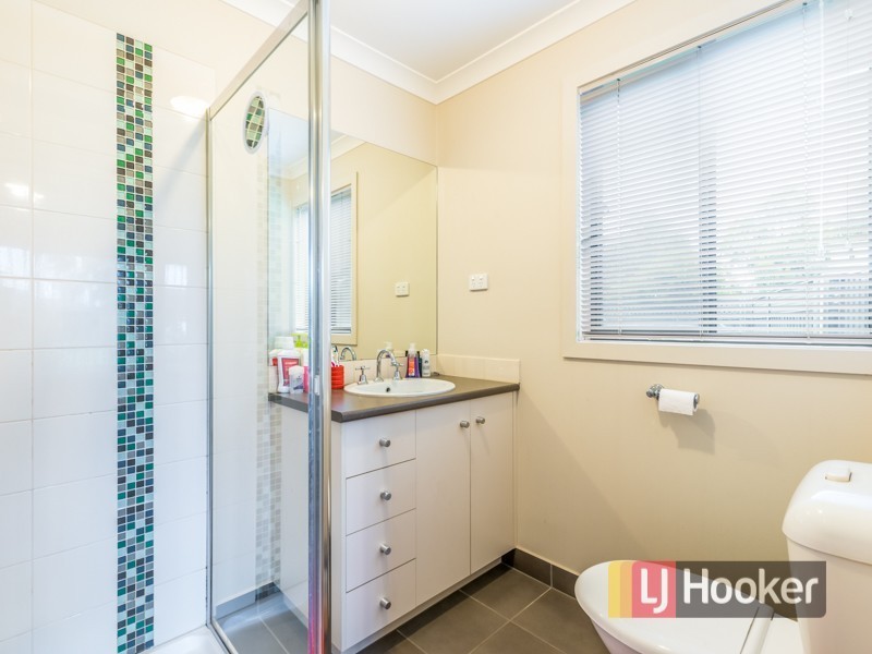 3 Chestnut Chase, Pakenham VIC 3810