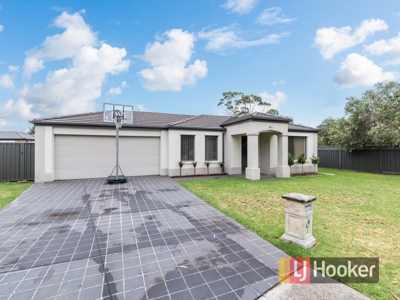 3 Chestnut Chase, Pakenham VIC 3810