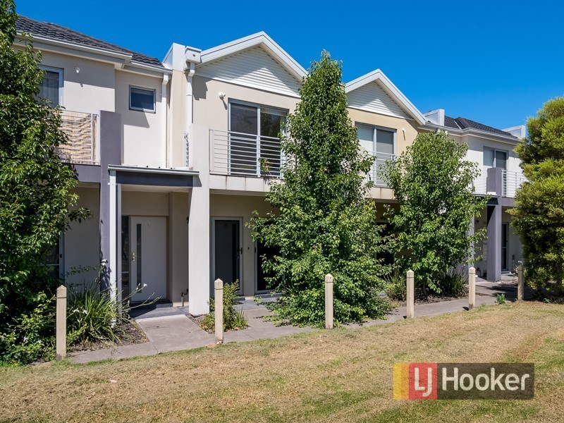 6/11 Howqua Place, Pakenham VIC 3810