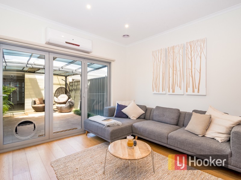 6/11 Howqua Place, Pakenham VIC 3810