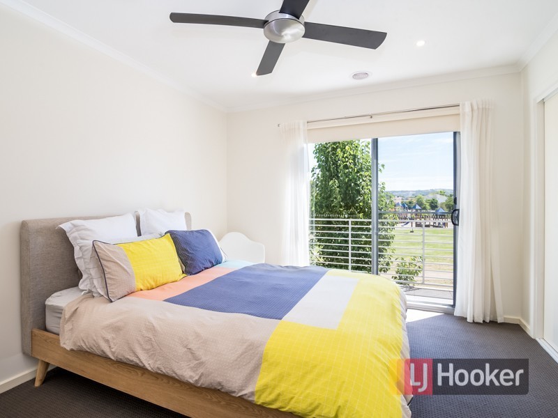 6/11 Howqua Place, Pakenham VIC 3810