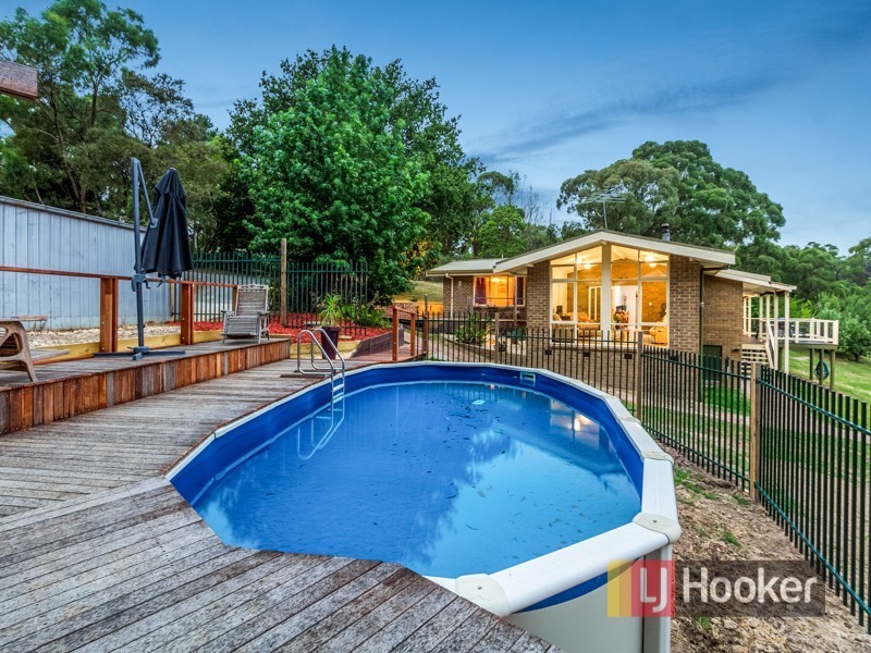 237 Bourkes Creek Road, Pakenham Upper VIC 3810