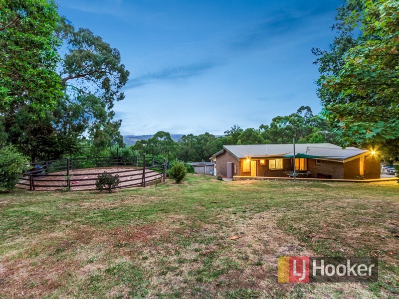 237 Bourkes Creek Road, Pakenham Upper VIC 3810