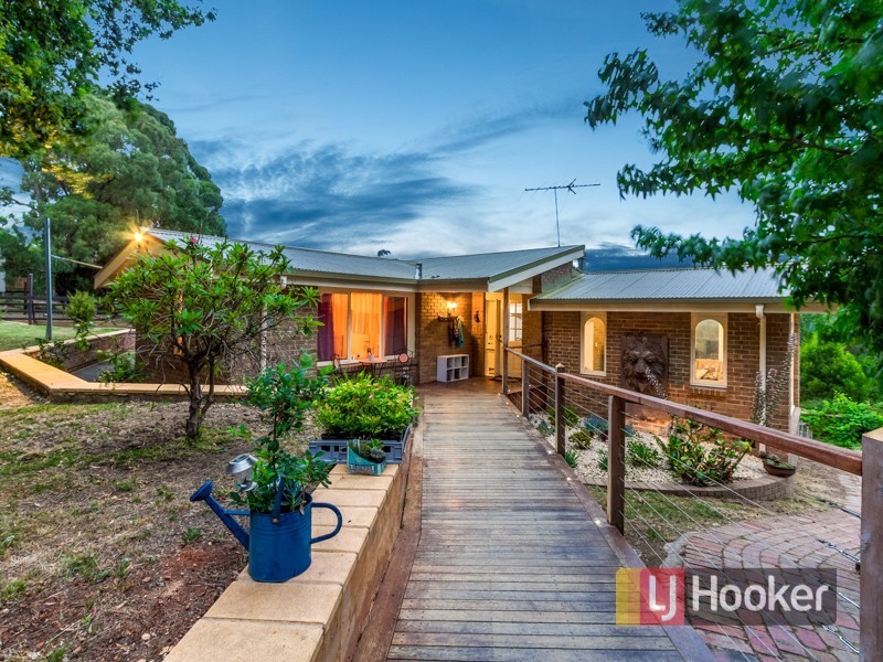 237 Bourkes Creek Road, Pakenham Upper VIC 3810