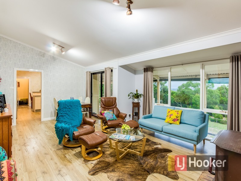 237 Bourkes Creek Road, Pakenham Upper VIC 3810