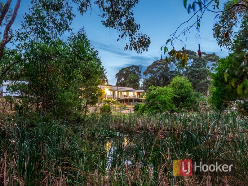 237 Bourkes Creek Road, Pakenham Upper VIC 3810