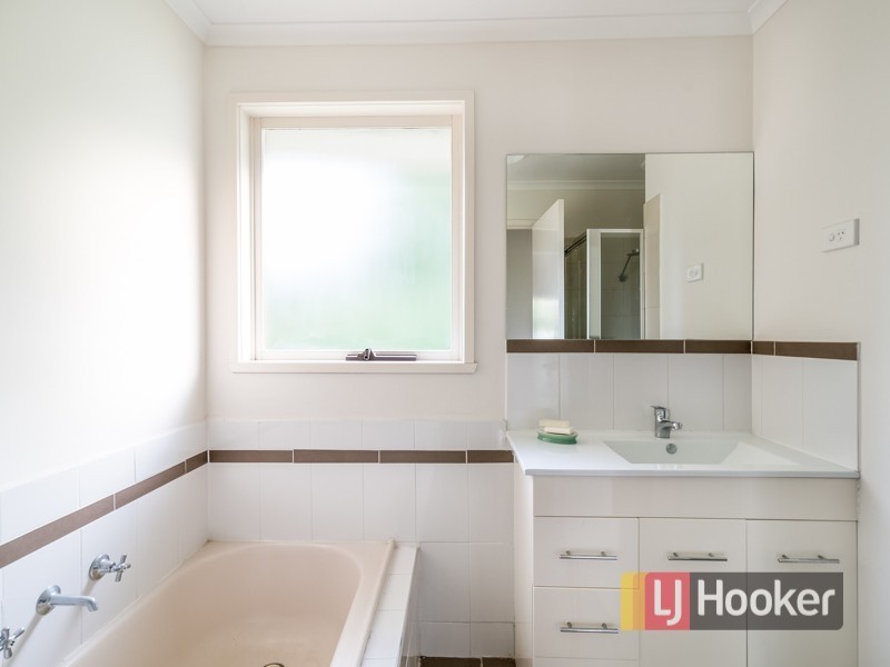 41 Ahern Road, Pakenham VIC 3810