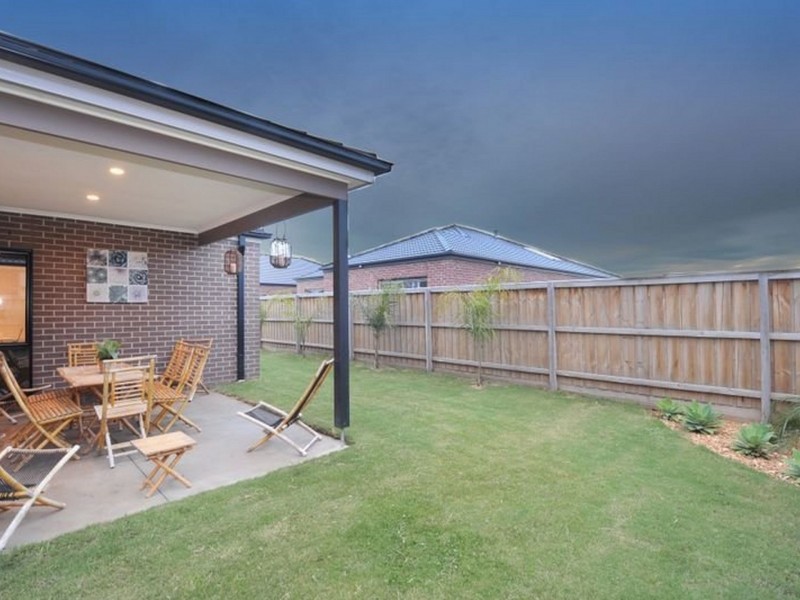 10 Bellerive Avenue, Officer VIC 3809