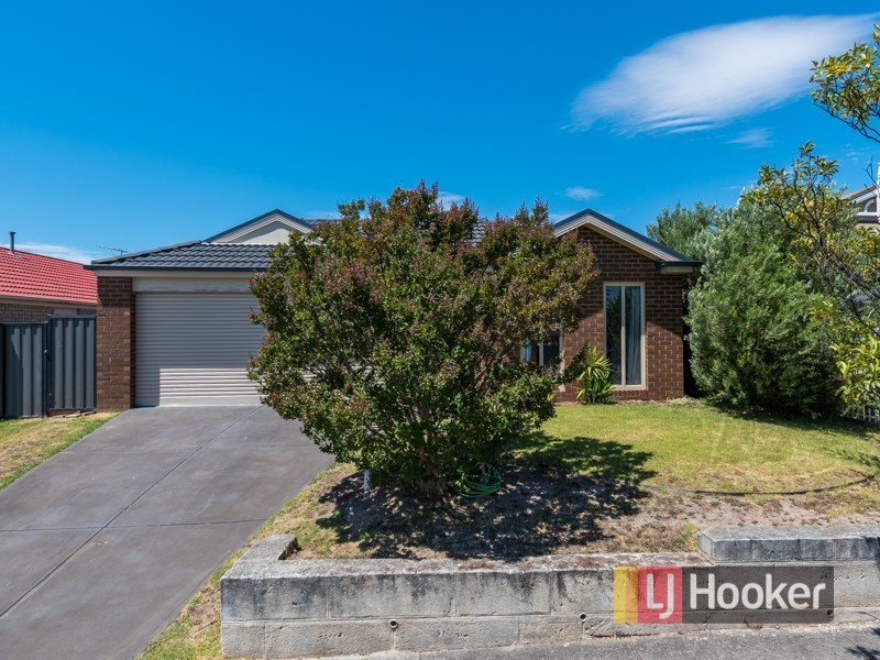 11 Caspian Chase, Pakenham VIC 3810