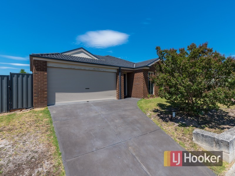 11 Caspian Chase, Pakenham VIC 3810