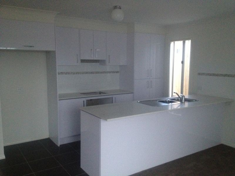 5/34 Sir Thomas Drive, Pakenham VIC 3810