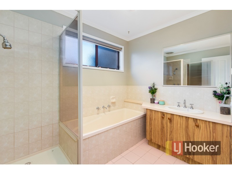 34 Howey Road, Pakenham VIC 3810