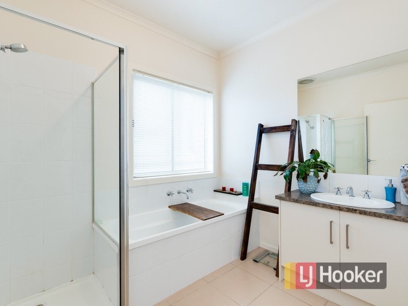 4 Marquis Court, Pakenham VIC 3810