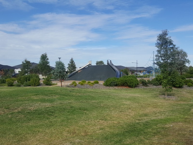 15 Violet Crescent, Officer VIC 3809
