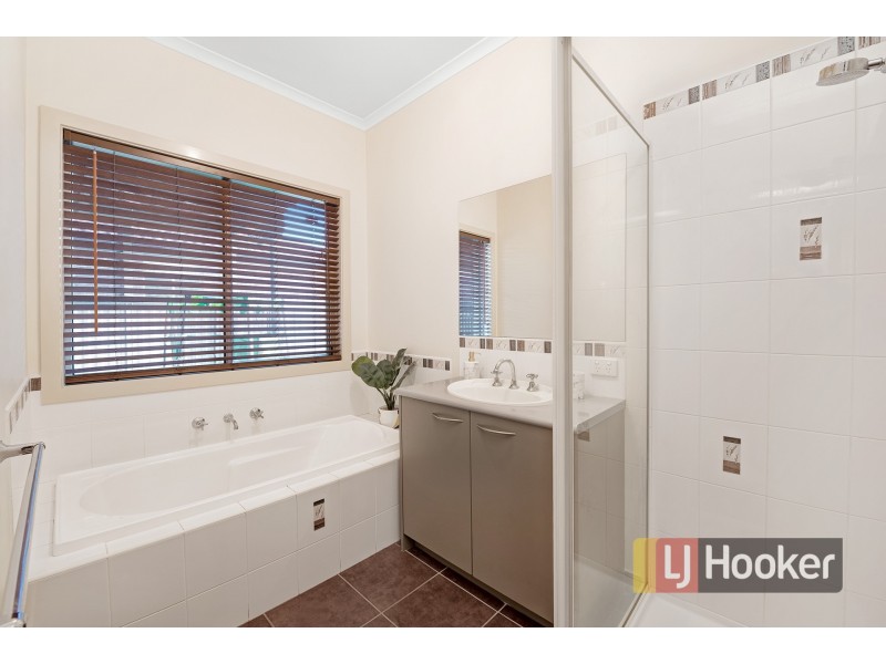 13 Tyrell Place, Pakenham VIC 3810