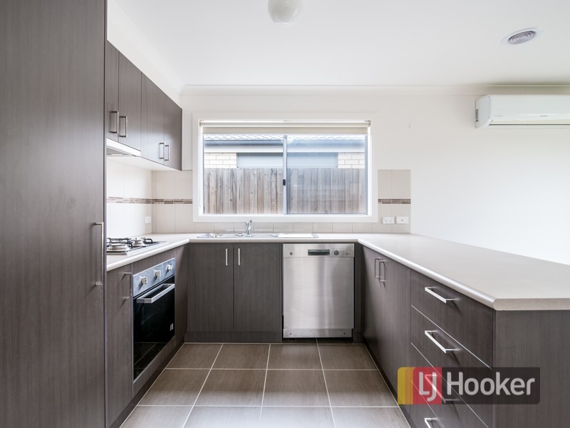 4/7 Melissa Way, Pakenham VIC 3810