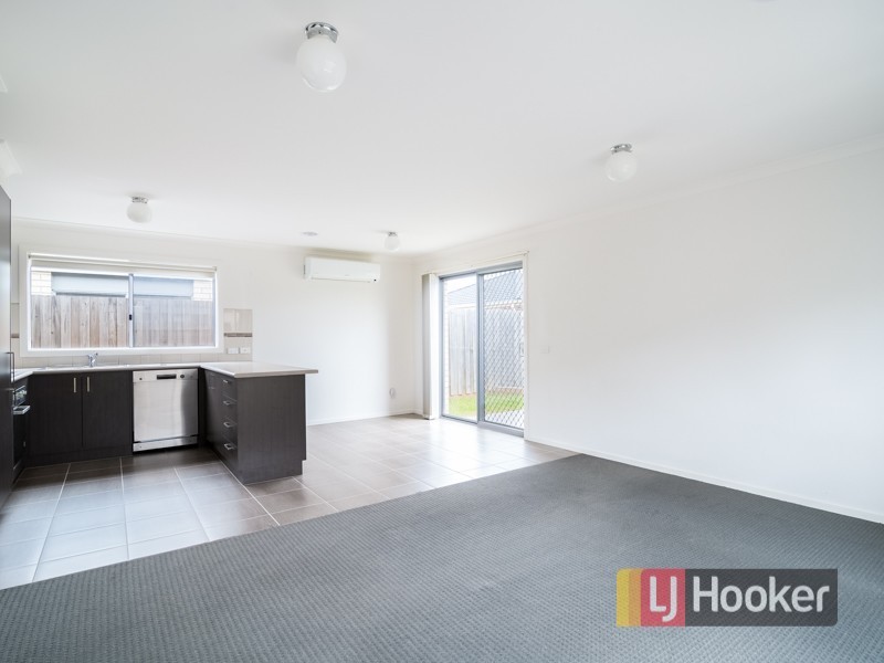 4/7 Melissa Way, Pakenham VIC 3810