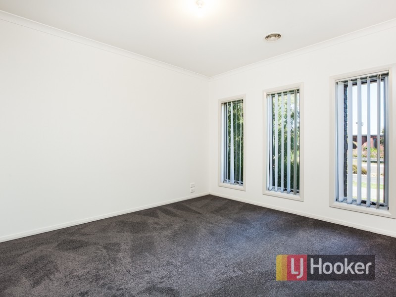 53 Park Orchard Drive, Pakenham VIC 3810
