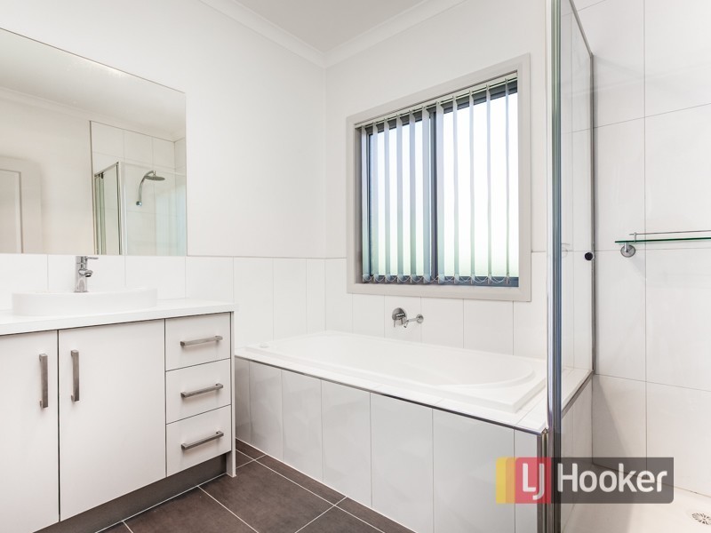 53 Park Orchard Drive, Pakenham VIC 3810