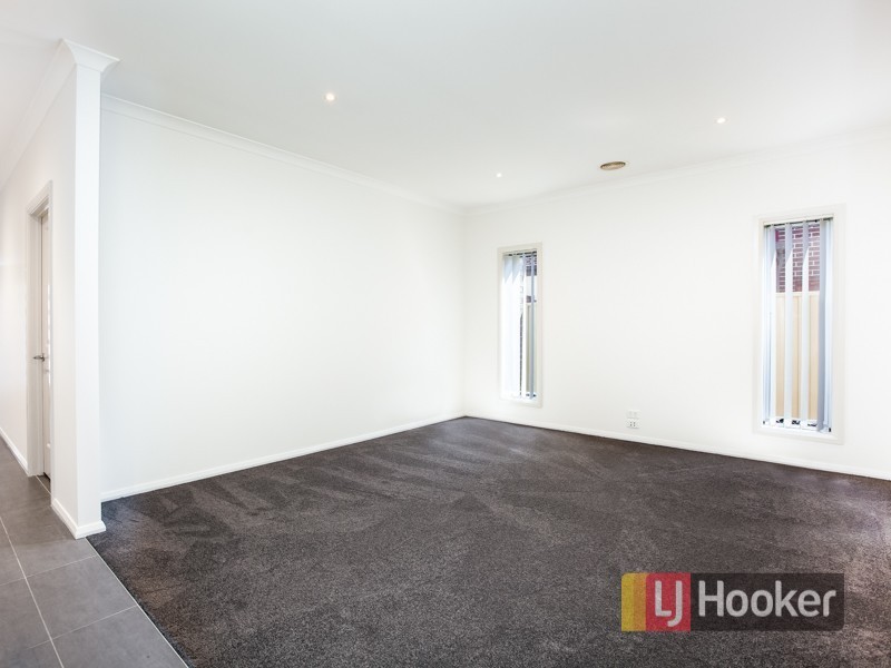 53 Park Orchard Drive, Pakenham VIC 3810