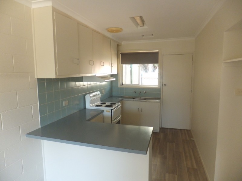 11/2-4 Charles Street, Pakenham VIC 3810