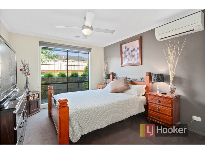 8 Sacha Drive, Pakenham VIC 3810