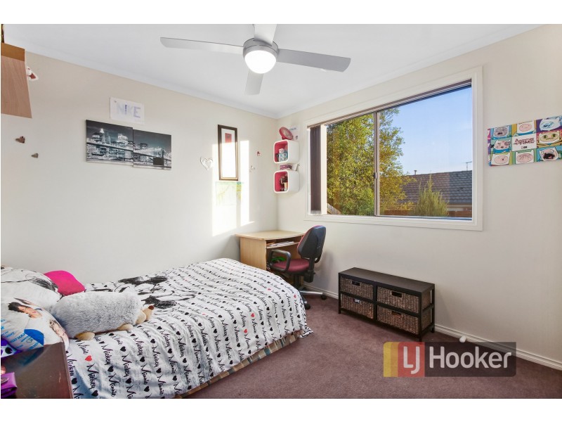 8 Sacha Drive, Pakenham VIC 3810