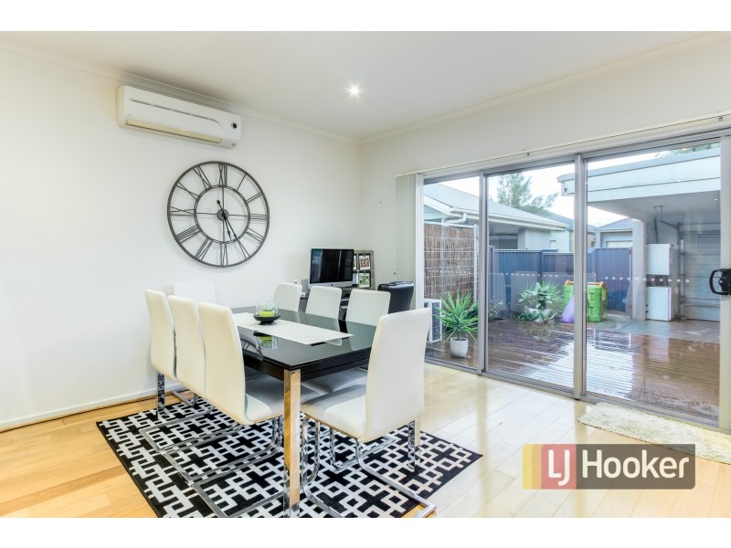 12 Acorn Lane, Pakenham VIC 3810