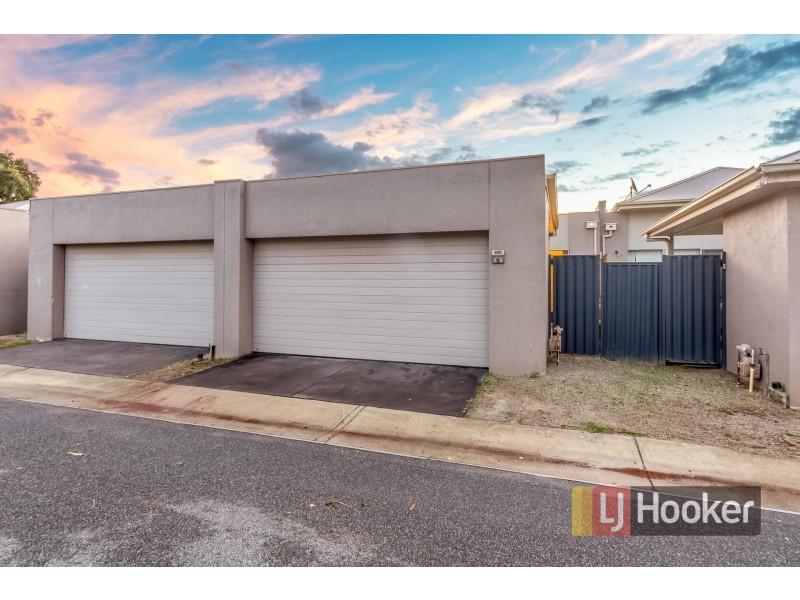 12 Acorn Lane, Pakenham VIC 3810