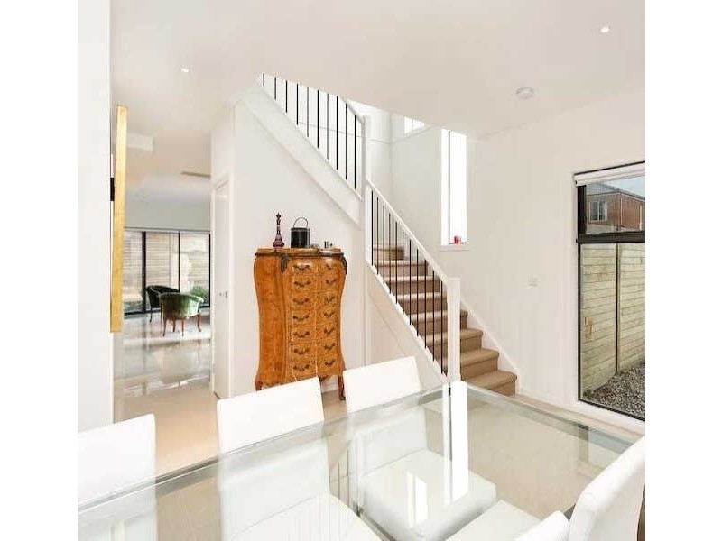 18 Dealbata Lane, Pakenham VIC 3810