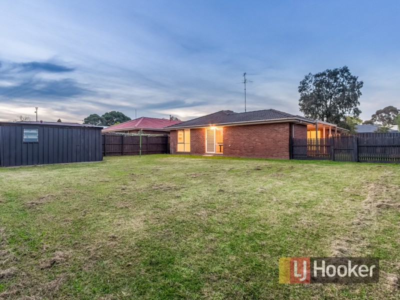 11 Nabilla Court, Pakenham VIC 3810