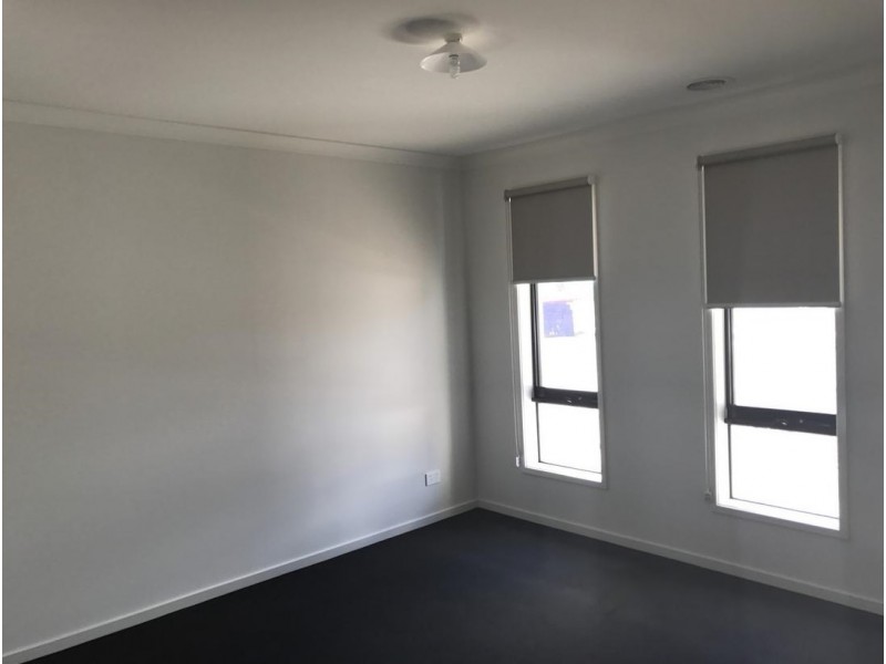 10 Wendy Way, Pakenham VIC 3810