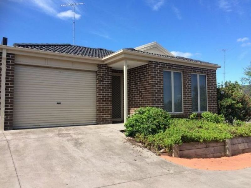 8/51 Leigh Drive, Pakenham VIC 3810