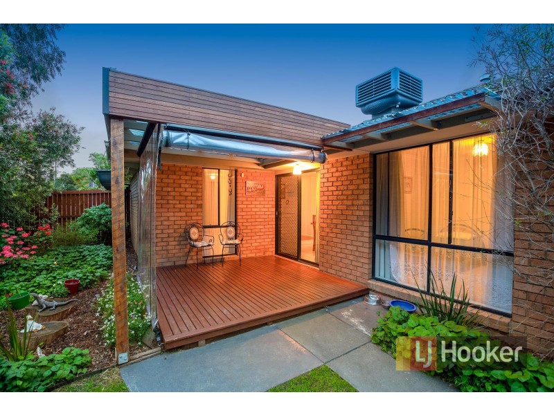38 Thomas Place, Pakenham VIC 3810