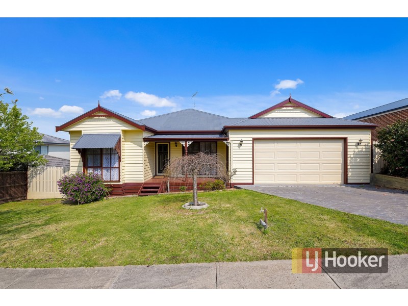 15 Wills Avenue, Pakenham VIC 3810