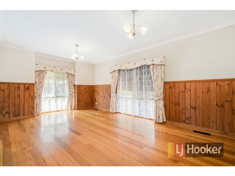 15 Wills Avenue, Pakenham VIC 3810