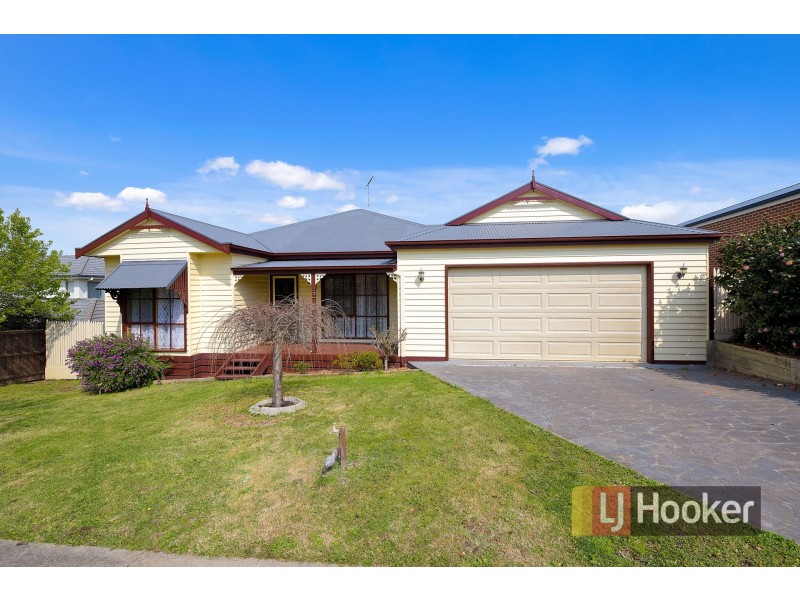 15 Wills Avenue, Pakenham VIC 3810