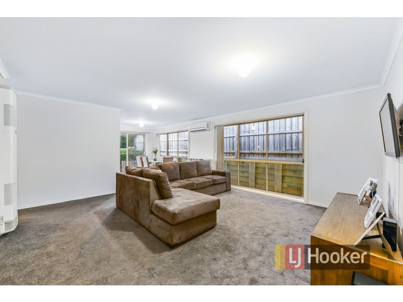 17/51 Leigh Drive, Pakenham VIC 3810