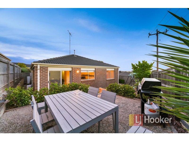 17/51 Leigh Drive, Pakenham VIC 3810