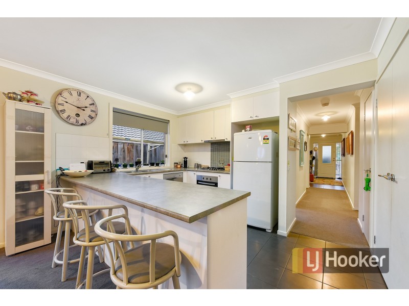 20 Kimberley Grove, Pakenham VIC 3810