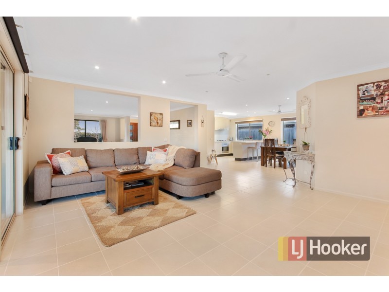 19 Clifford Drive, Pakenham VIC 3810