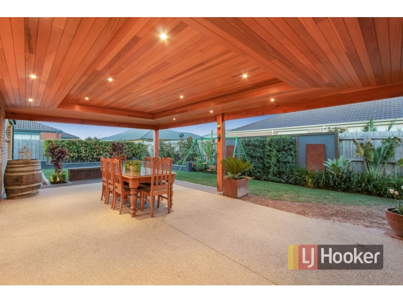 19 Clifford Drive, Pakenham VIC 3810