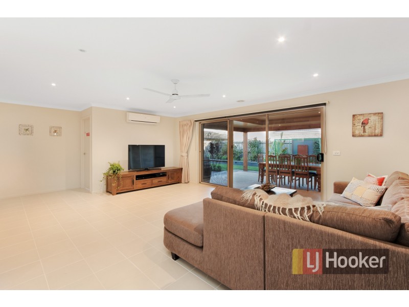 19 Clifford Drive, Pakenham VIC 3810