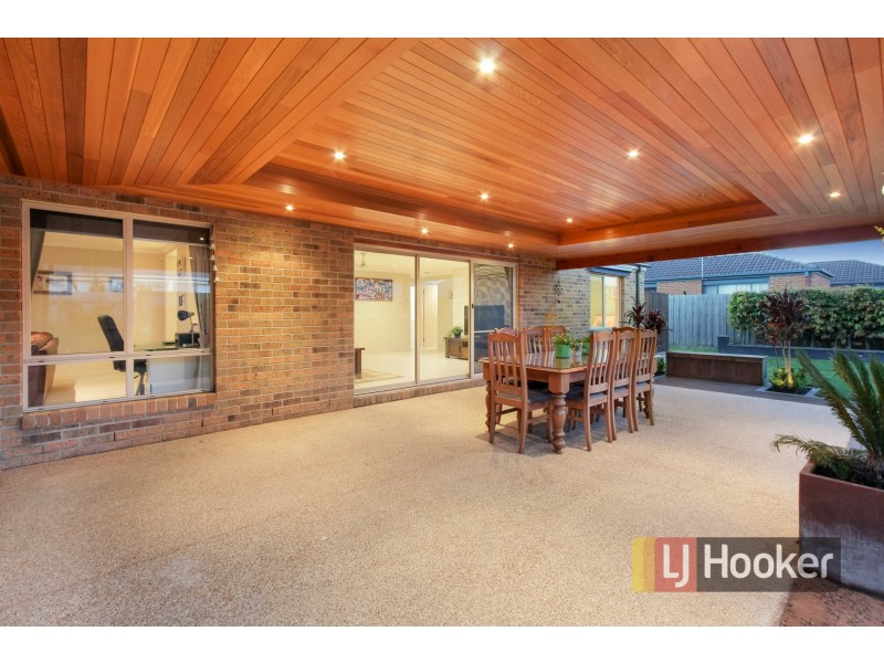 19 Clifford Drive, Pakenham VIC 3810