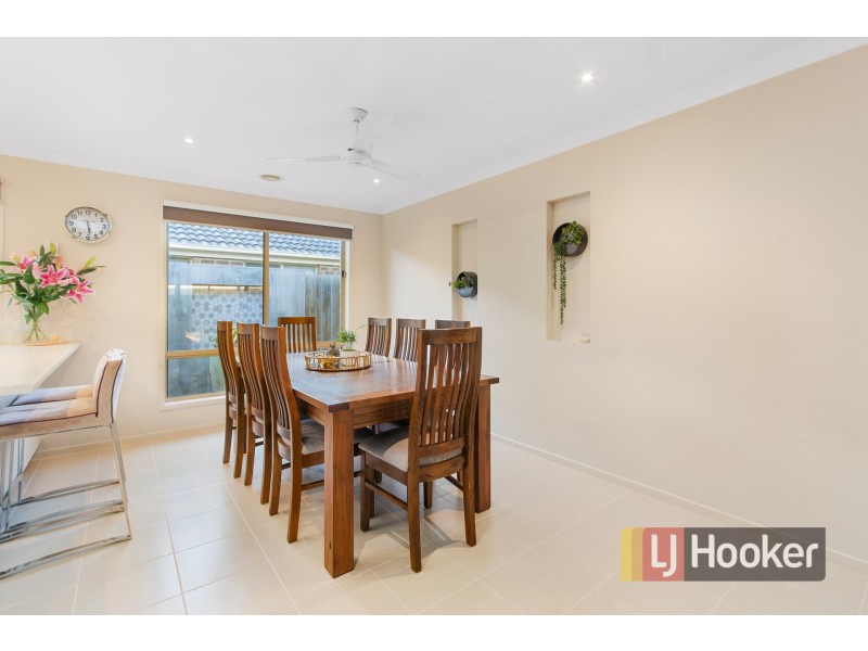 19 Clifford Drive, Pakenham VIC 3810