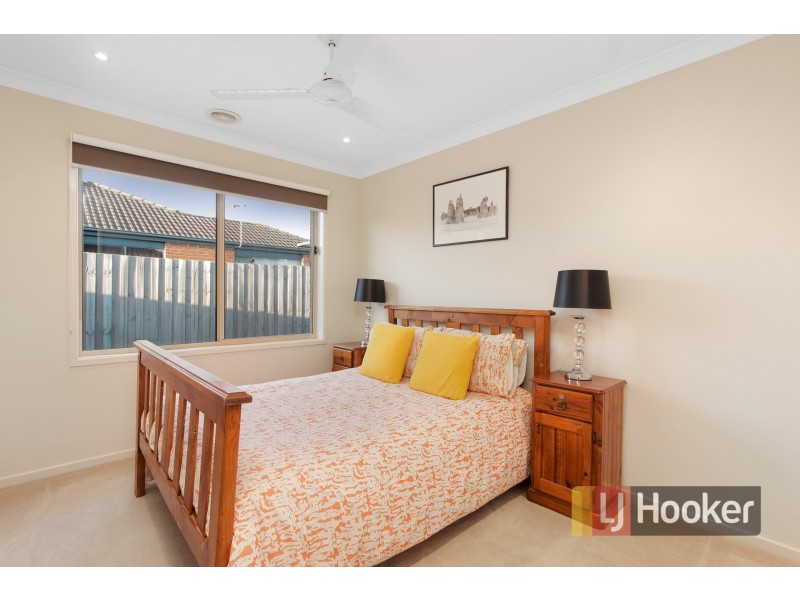 19 Clifford Drive, Pakenham VIC 3810