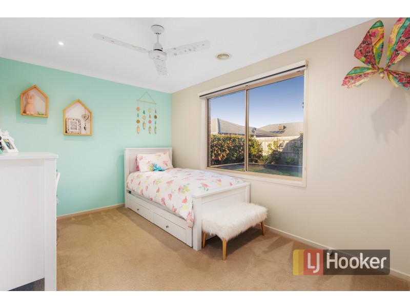 19 Clifford Drive, Pakenham VIC 3810