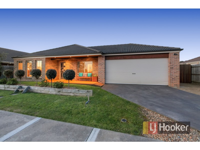 19 Clifford Drive, Pakenham VIC 3810