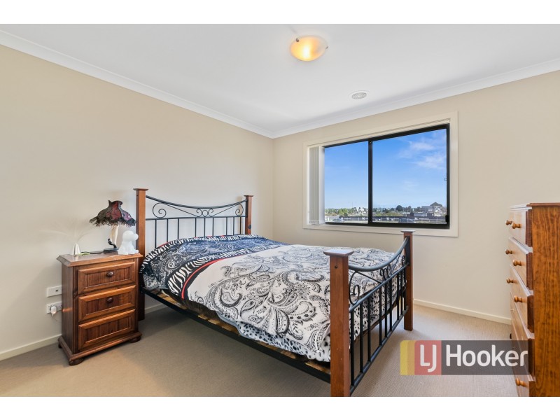 2/180 Henry Road, Pakenham VIC 3810